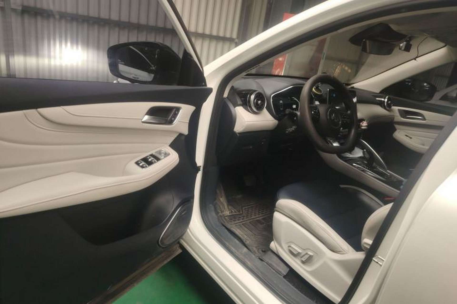 Used MG Pilot 2021 300TGI Automatic Two-Wheel Drive Trophy Prestige Edition Driver Seat