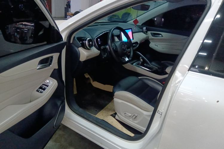 Used MG Pilot 2021 300TGI Automatic Two-Wheel Drive Trophy Prestige Edition Driver Seat