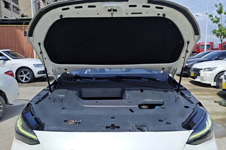 Used MG Pilot 2021 300TGI Automatic Two-Wheel Drive Trophy Deluxe Edition Engine Bay