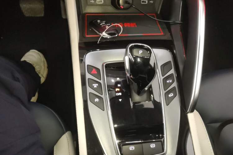 Used MG Pilot 2021 400TGI Automatic Two-Wheel Drive Trophy Flagship Edition Gear Lever