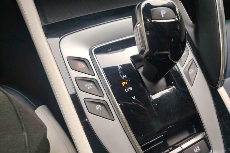 Used MG Pilot 2021 400TGI Automatic Two-Wheel Drive Trophy Flagship Edition Gear Lever