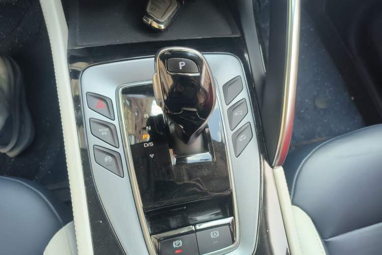 Used MG Pilot 2021 400TGI Automatic Two-Wheel Drive Trophy Flagship Edition Gear Lever