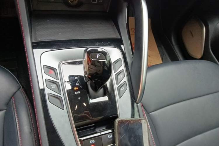 Used MG Pilot 2021 300TGI Automatic Two-Wheel Drive Trophy Prestige Edition Gear Lever