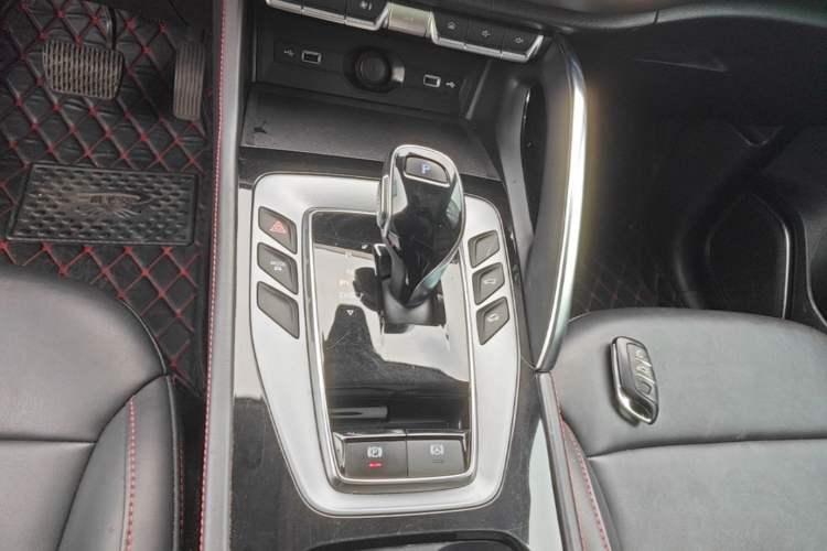 Used MG Pilot 2021 300TGI Automatic Two-Wheel Drive Trophy Deluxe Edition Gear Lever