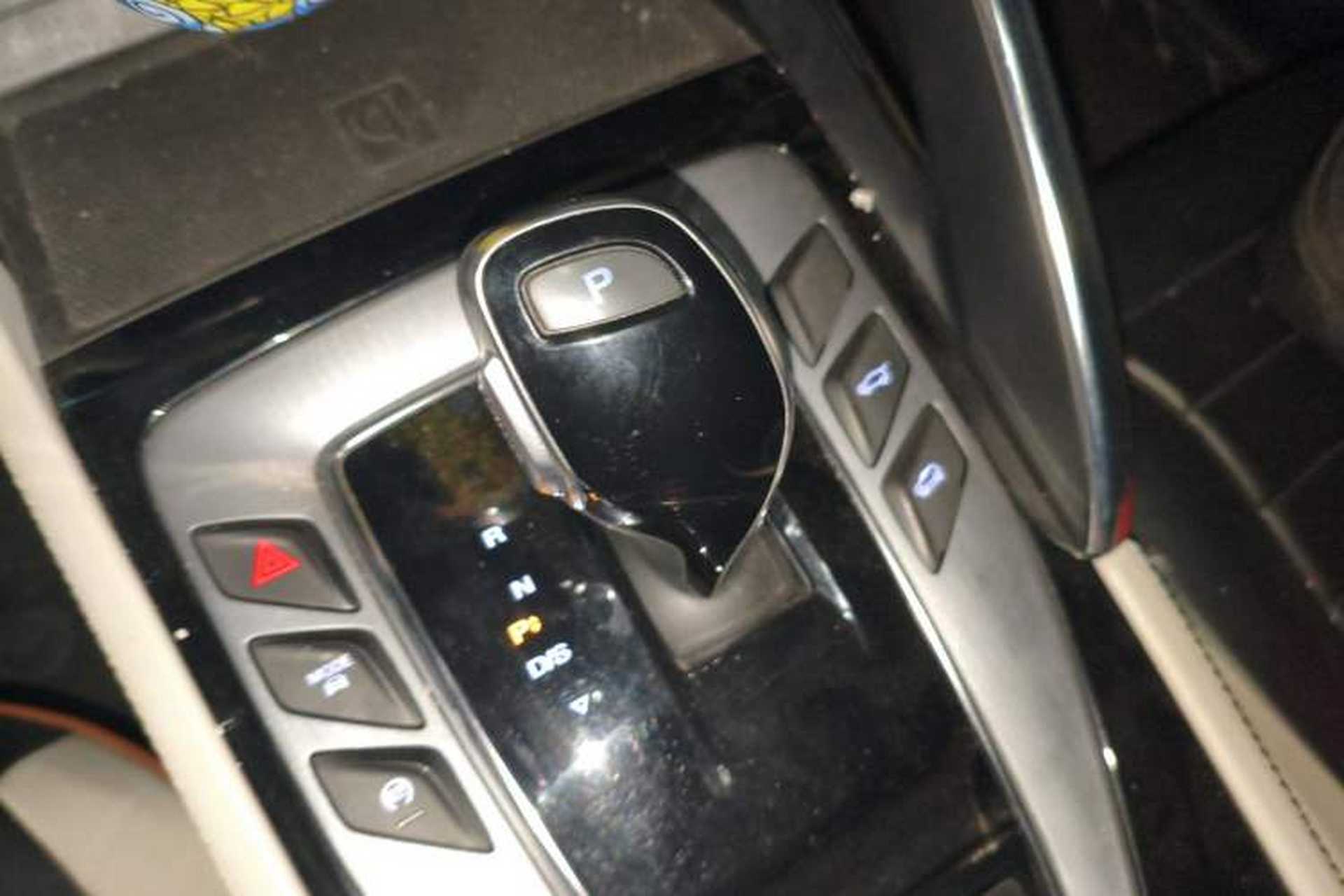Used MG Pilot 2021 400TGI Automatic Two-Wheel Drive Trophy Flagship Edition Gear Lever