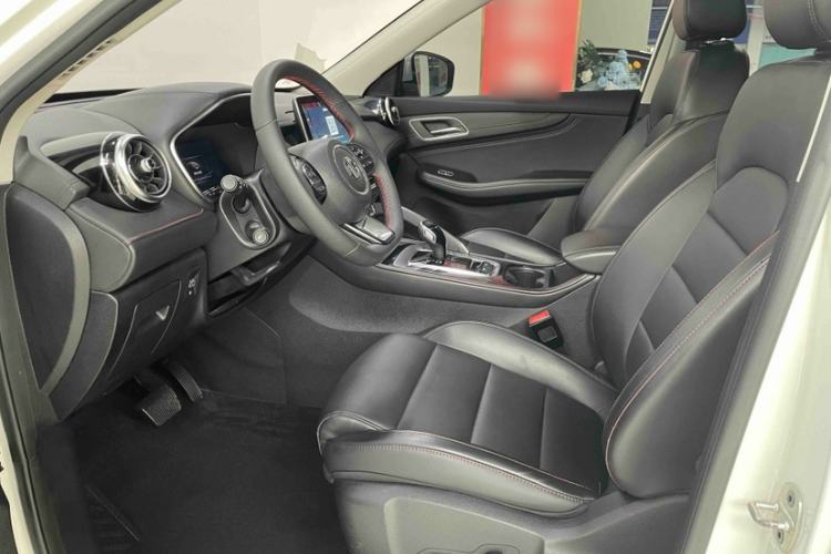 Used MG Pilot 2021 300TGI Automatic Two-Wheel Drive Fuel-Efficient Luxury Edition Interior 2