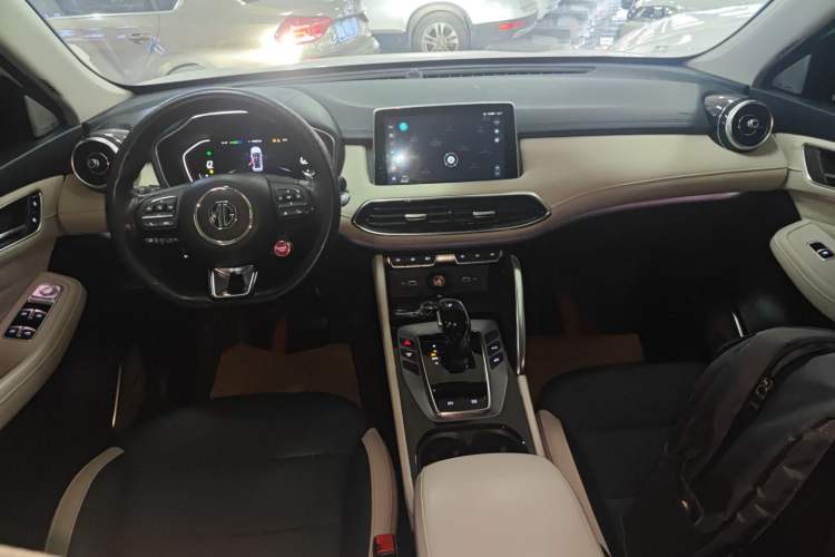 Used MG Pilot 2021 300TGI Automatic Two-Wheel Drive Trophy Prestige Edition Interior 2