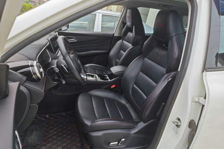 Used MG Pilot 2021 300TGI Automatic Two-Wheel Drive Trophy Deluxe Edition Left Front Seat