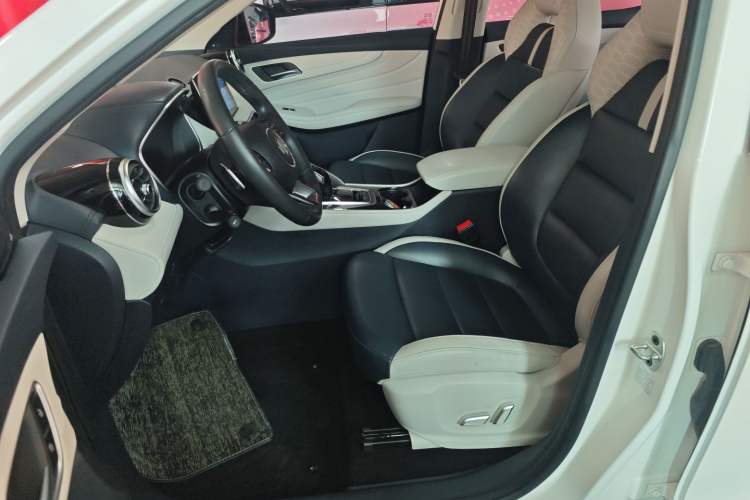 Used MG Pilot 2021 300TGI Automatic Two-Wheel Drive Trophy Prestige Edition Left Front Seat