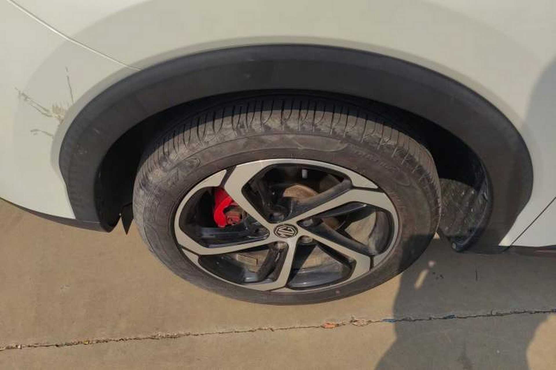 Used MG Pilot 2021 300TGI Automatic Two-Wheel Drive Trophy Deluxe Edition Left Front Wheel Hub