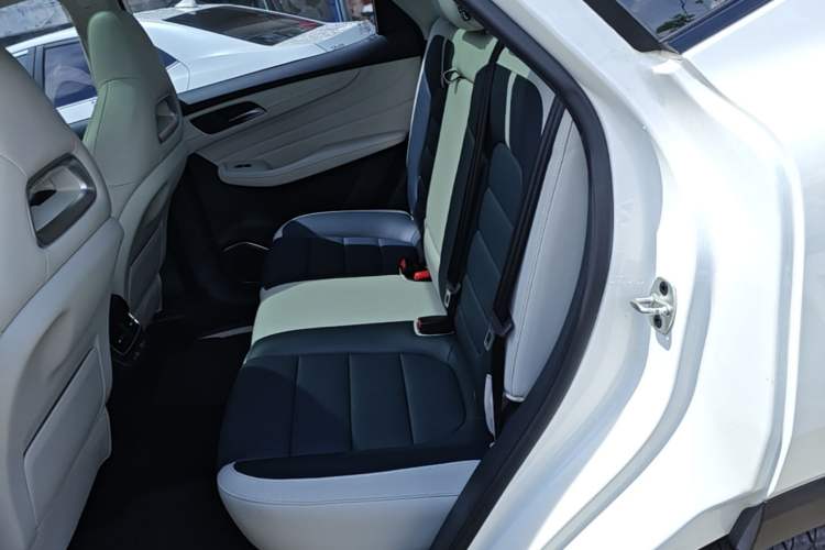 Used MG Pilot 2021 300TGI Automatic Two-Wheel Drive Trophy Deluxe Edition Left Rear Seat