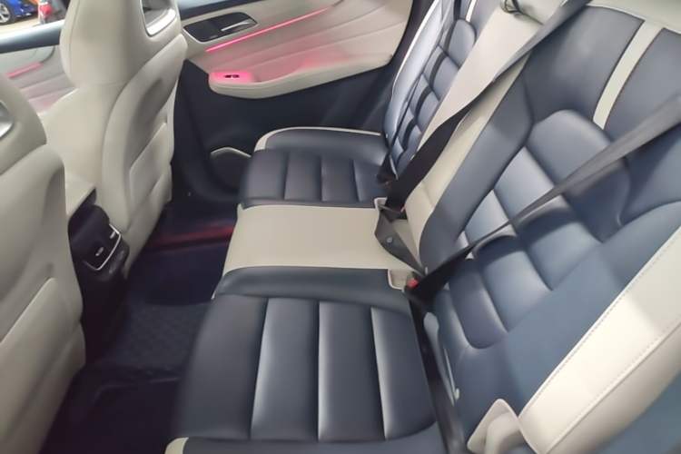 Used MG Pilot 2021 400TGI Automatic Two-Wheel Drive Trophy Flagship Edition Left Rear Seat