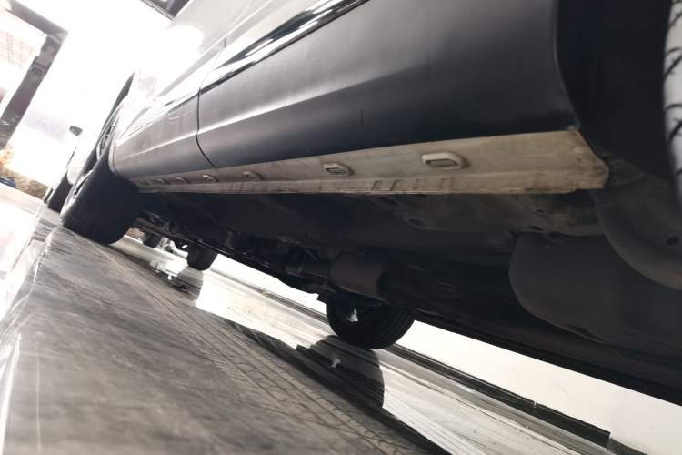 Used MG Pilot 2021 300TGI Automatic Two-Wheel Drive Trophy Deluxe Edition Left Side Sill