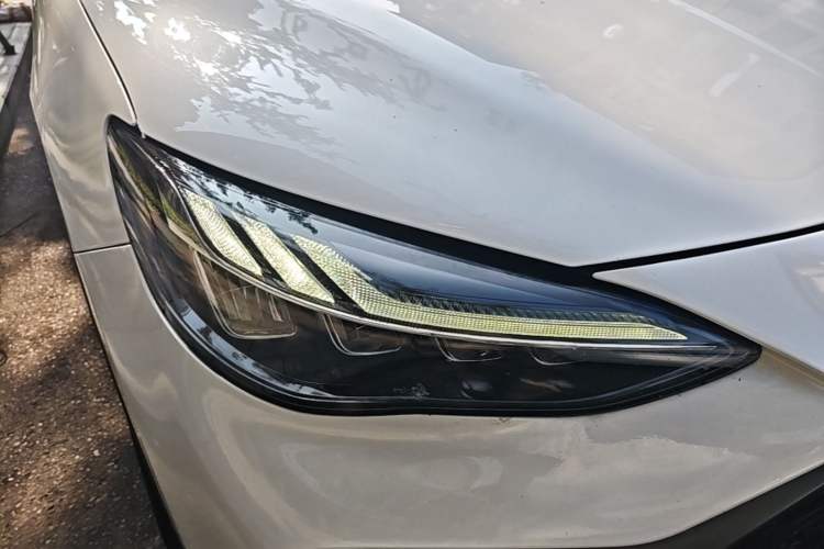 Used MG Pilot 2021 400TGI Automatic Two-Wheel Drive Trophy Flagship Edition Right Front Headlight