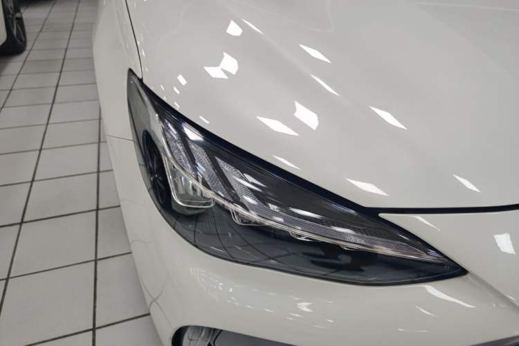 Used MG Pilot 2021 400TGI Automatic All-Wheel Drive Trophy Flagship Edition Right Front Headlight