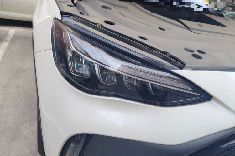 Used MG Pilot 2021 300TGI Automatic Two-Wheel Drive Trophy Deluxe Edition Right Front Headlight
