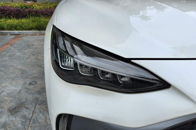 Used MG Pilot 2021 300TGI Automatic Two-Wheel Drive Trophy Deluxe Edition Right Front Headlight