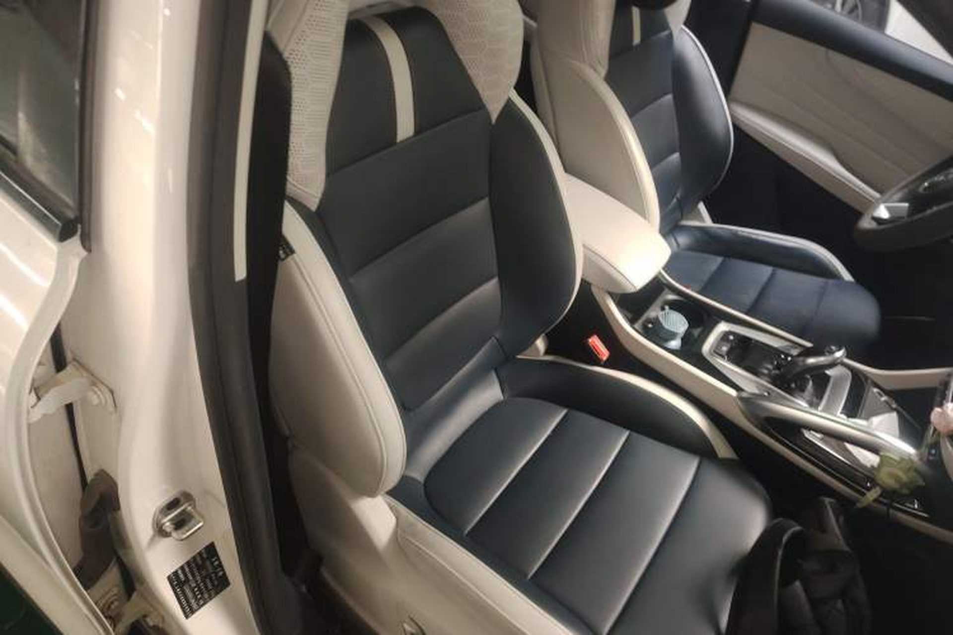 Used MG Pilot 2021 300TGI Automatic Two-Wheel Drive Trophy Prestige Edition Right Front Seat