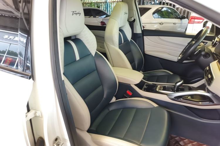 Used MG Pilot 2021 300TGI Automatic Two-Wheel Drive Trophy Prestige Edition Right Front Seat