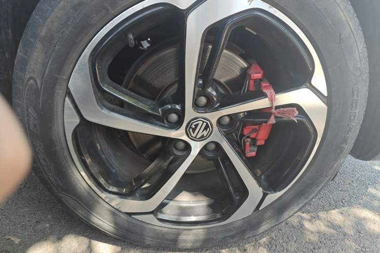 Used MG Pilot 2021 300TGI Automatic Two-Wheel Drive Trophy Deluxe Edition Right Front Wheel Hub