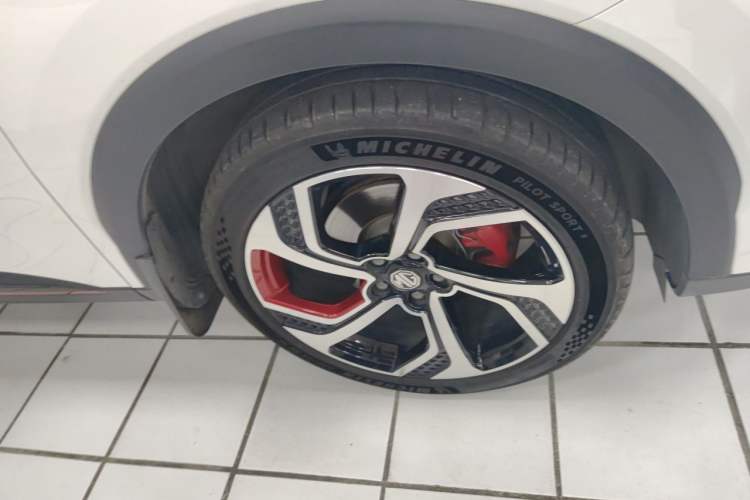 Used MG Pilot 2021 400TGI Automatic All-Wheel Drive Trophy Flagship Edition Right Front Wheel Hub