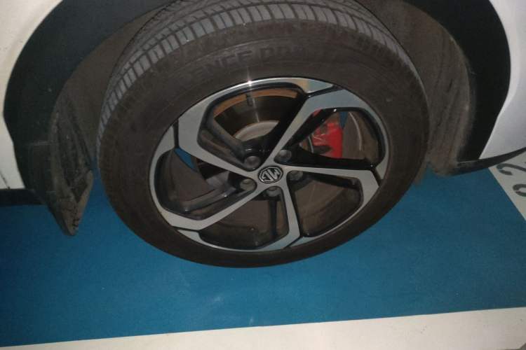 Used MG Pilot 2021 300TGI Automatic Two-Wheel Drive Trophy Deluxe Edition Right Front Wheel Hub
