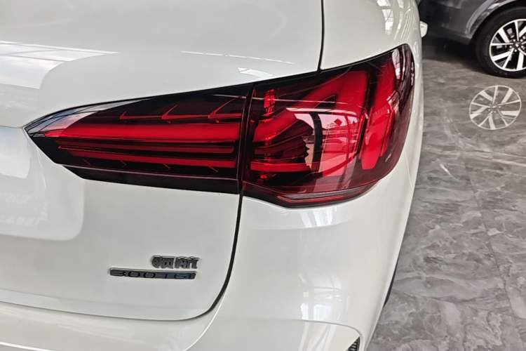 Used MG Pilot 2021 300TGI Automatic Two-Wheel Drive Trophy Deluxe Edition Right Rear Taillight