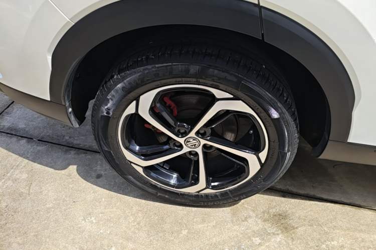 Used MG Pilot 2021 300TGI Automatic Two-Wheel Drive Trophy Deluxe Edition Right Rear Wheel Hub
