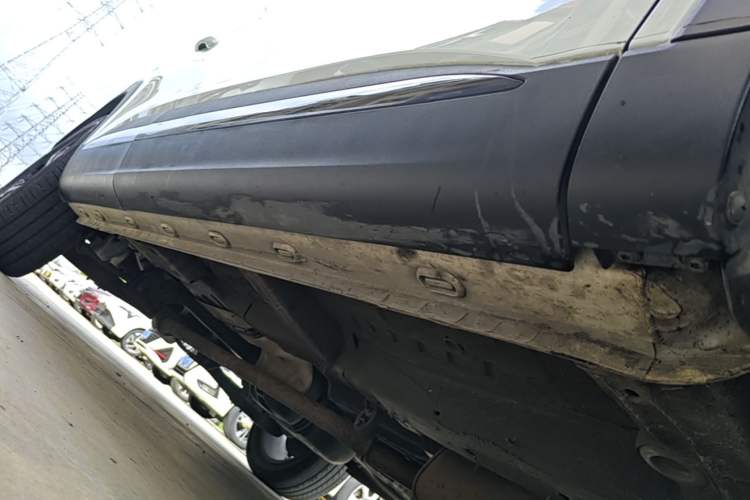 Used MG Pilot 2021 300TGI Automatic Two-Wheel Drive Trophy Deluxe Edition Right Side Sill