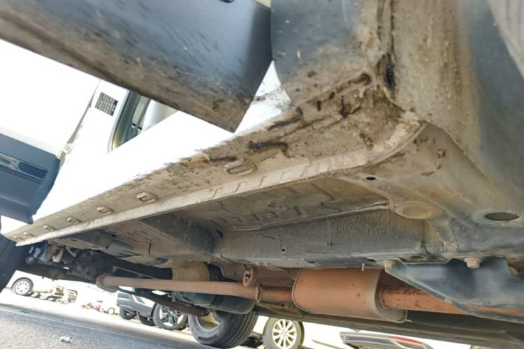 Used MG Pilot 2021 300TGI Automatic Two-Wheel Drive Trophy Prestige Edition Right Side Sill