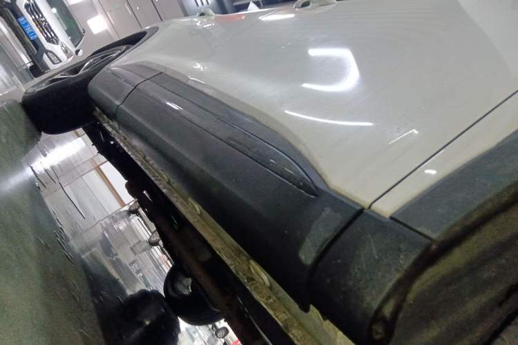 Used MG Pilot 2021 300TGI Automatic Two-Wheel Drive Trophy Prestige Edition Right Side Sill