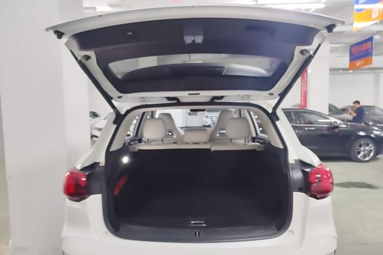 Used MG Pilot 2021 400TGI Automatic Two-Wheel Drive Trophy Flagship Edition Trunk