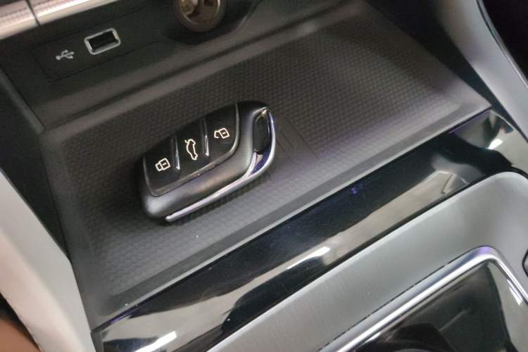 Used MG Pilot 2021 400TGI Automatic All-Wheel Drive Trophy Flagship Edition Vehicle Key