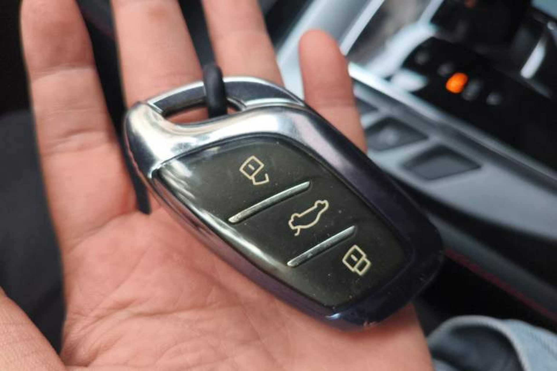 Used MG Pilot 2021 300TGI Automatic Two-Wheel Drive Trophy Deluxe Edition Vehicle Key