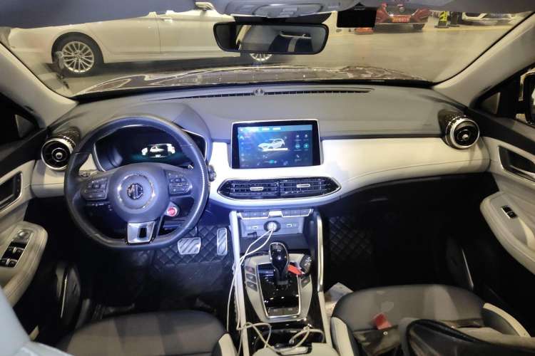 Used MG Pilot New Energy 2021 Trophy Series 1.5T Hybrid Trophy Deluxe Edition Center Console