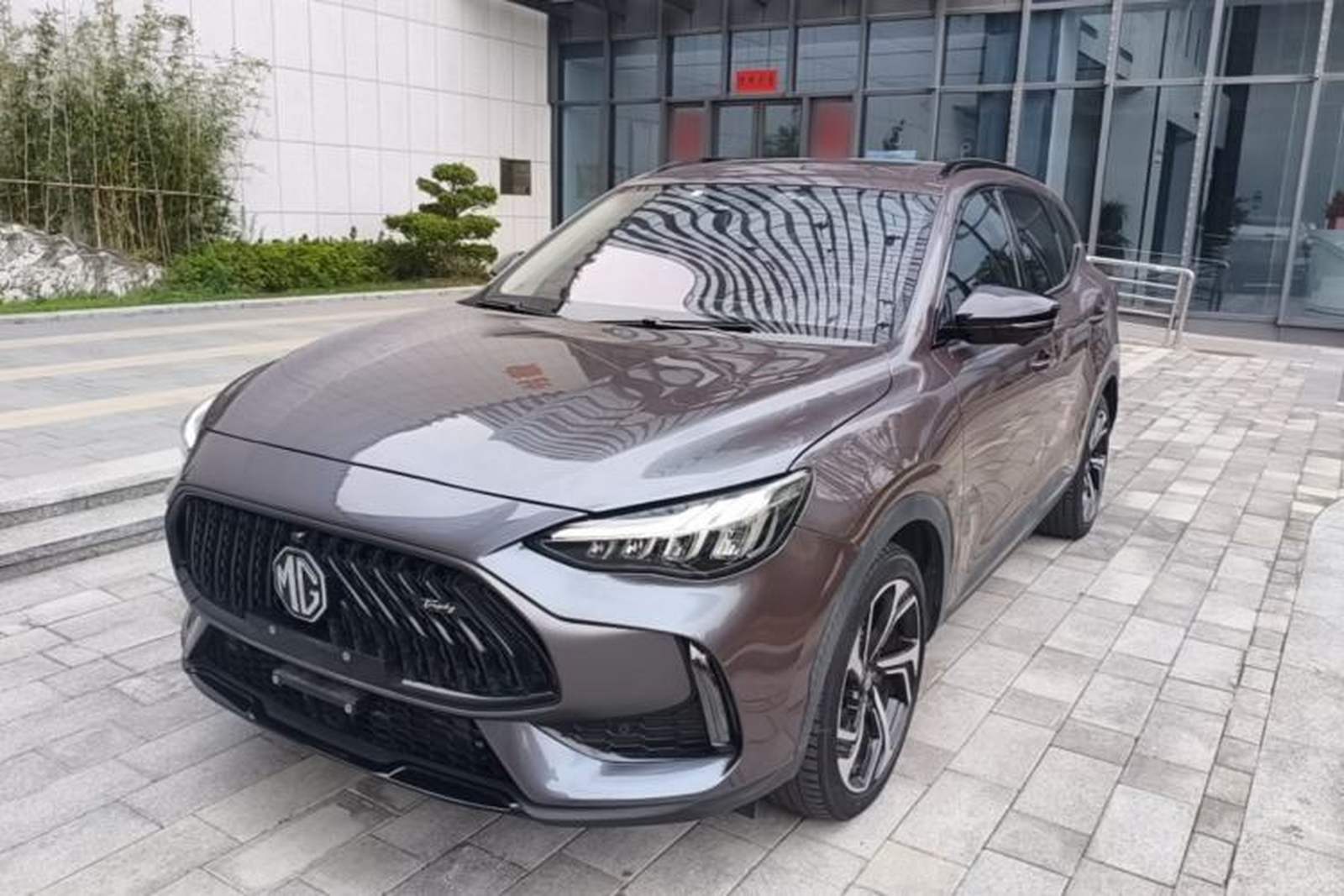 Фото MG с площадки