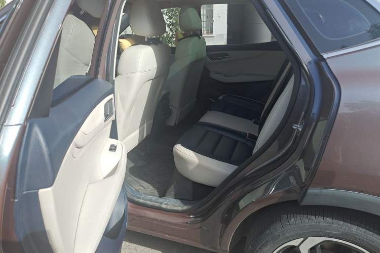 Used MG Pilot New Energy 2021 Fuel Series 1.5T Hybrid Luxury Edition Left Rear Seat