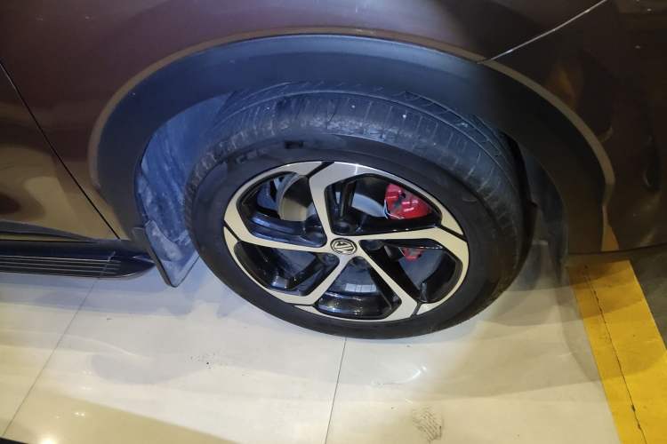 Used MG Pilot New Energy 2021 Trophy Series 1.5T Hybrid Trophy Deluxe Edition Right Front Wheel Hub