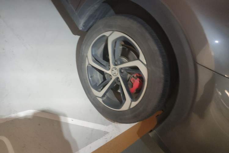 Used MG Pilot New Energy 2021 Trophy Series 1.5T Hybrid Trophy Deluxe Edition Right Front Wheel Hub