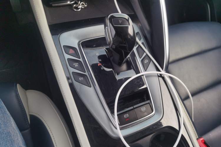 Used MG Pilot New Energy 2021 Fuel Series 1.5T Hybrid Luxury Edition Gear Lever