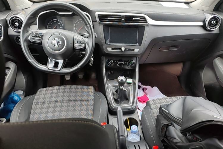 Used MG ZS 2017 1.5L Manual Comfort Edition Center Console