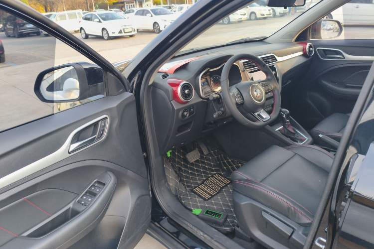 Used MG ZS 2017 16T Automatic Flagship Internet Edition Interior 3