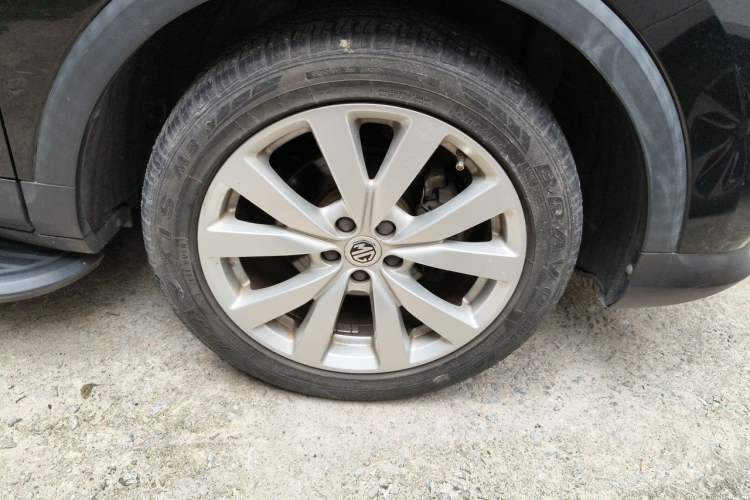 Used MG ZS 2017 1.5L Automatic Luxury Edition Right Front Wheel Hub