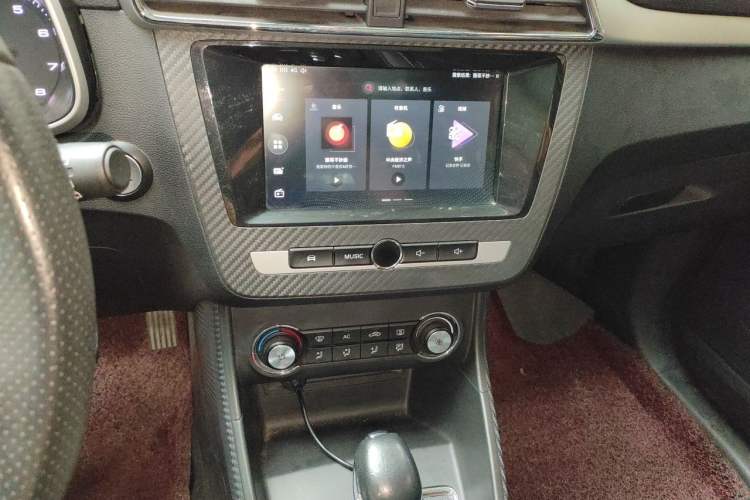 Used MG ZS 2017 1.5L Automatic Luxury Internet Edition Audio And AC Panel