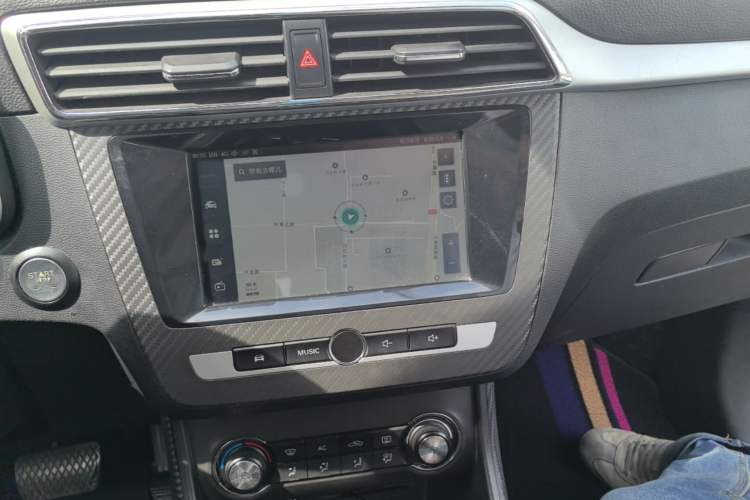 Used MG ZS 2017 1.5L Automatic Luxury Internet Edition Audio And AC Panel