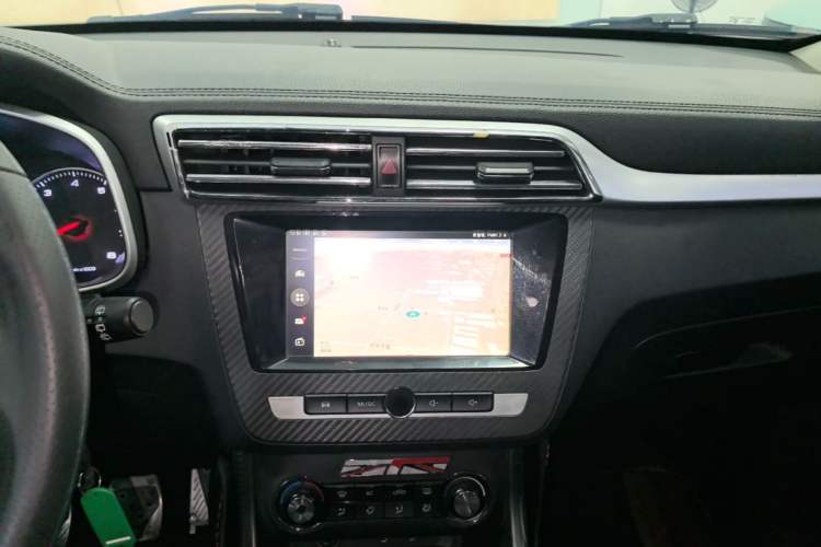Used MG ZS 2017 1.5L Manual Deluxe Internet Edition Audio And AC Panel