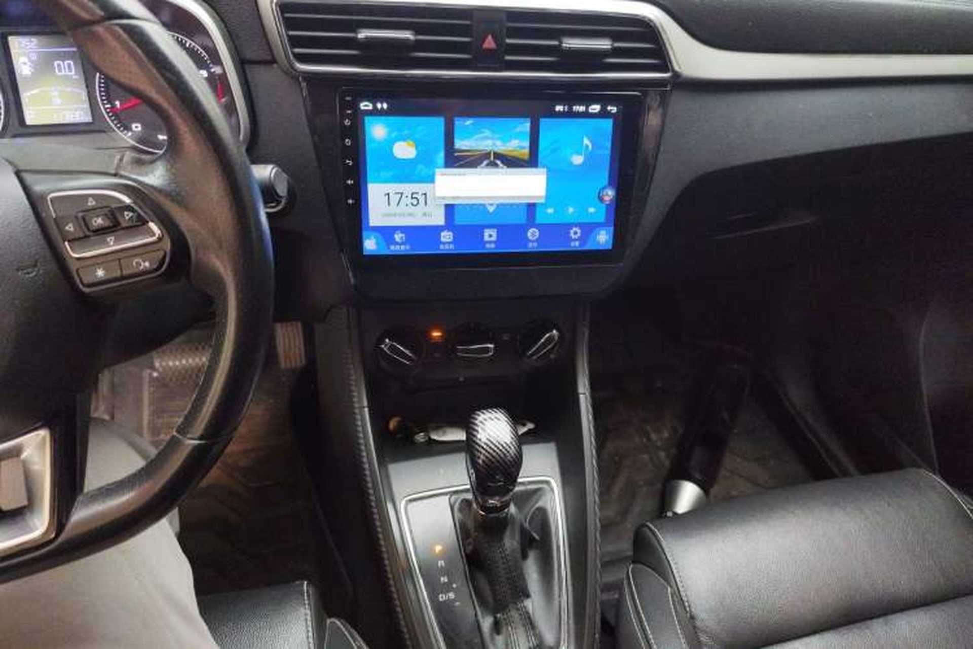 Used MG ZS 2017 1.5L Automatic Luxury Edition Audio And AC Panel