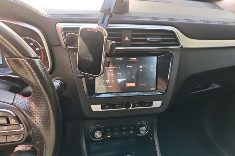 Used MG ZS 2017 16T Automatic Flagship Internet Edition Audio And AC Panel