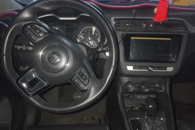 Used MG ZS 2017 1.5L Automatic Luxury Edition Center Console