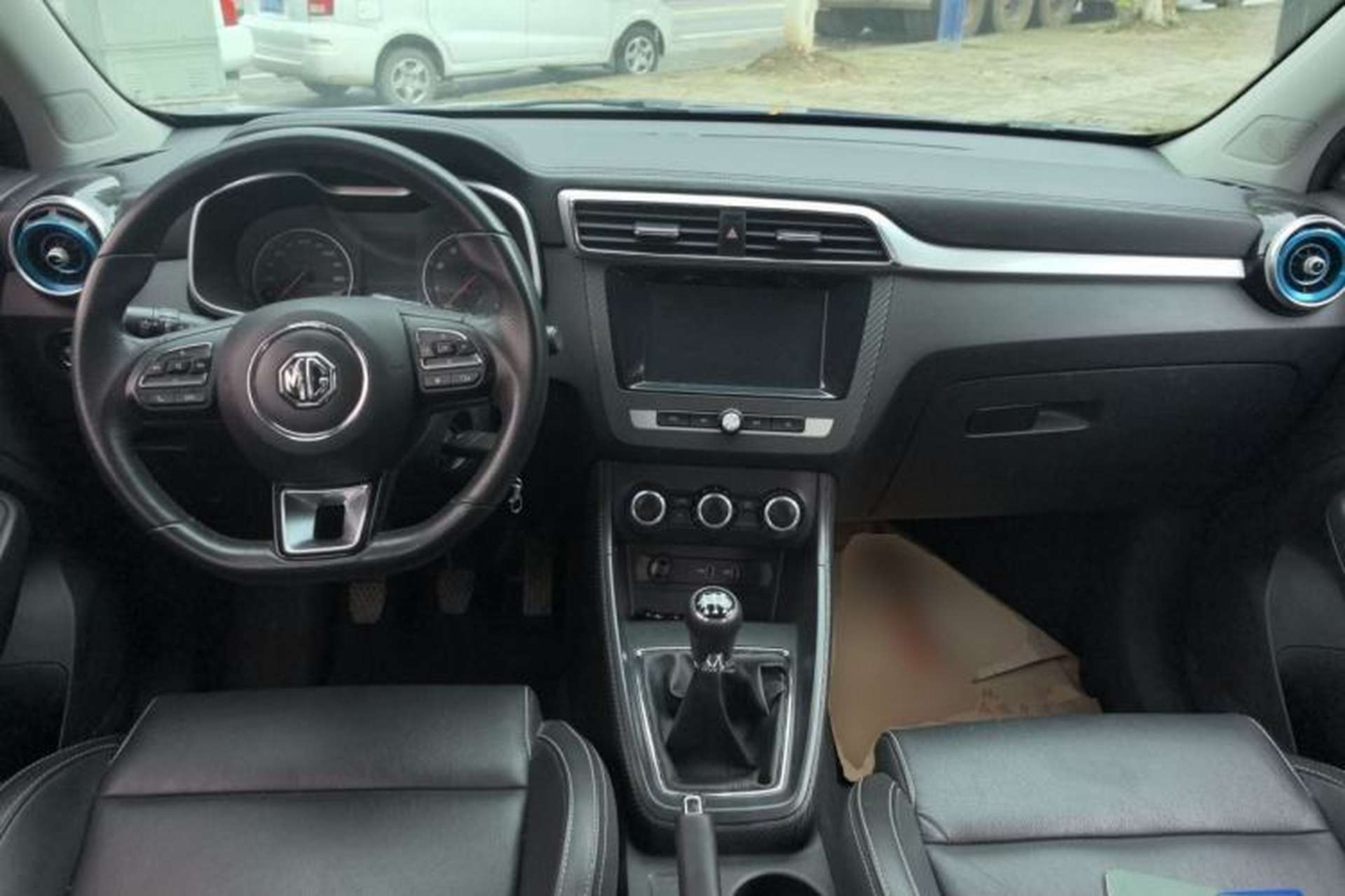 Used MG ZS 2017 1.5L Manual Elite Edition Center Console